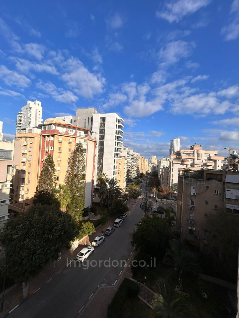 Kikar, Netanya